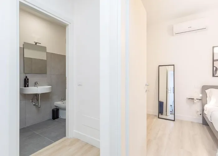 Apartment Urban Oasis With 30 Mq Patio And Free Garage