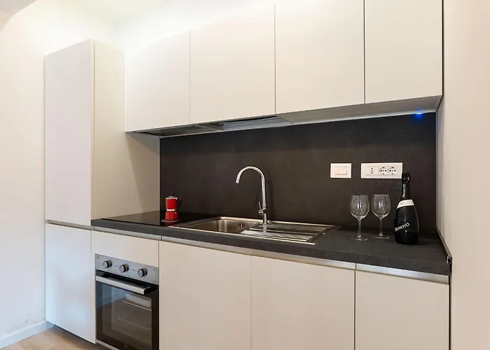 Apartment Urban Oasis With 30 Mq Patio And Free Garage *