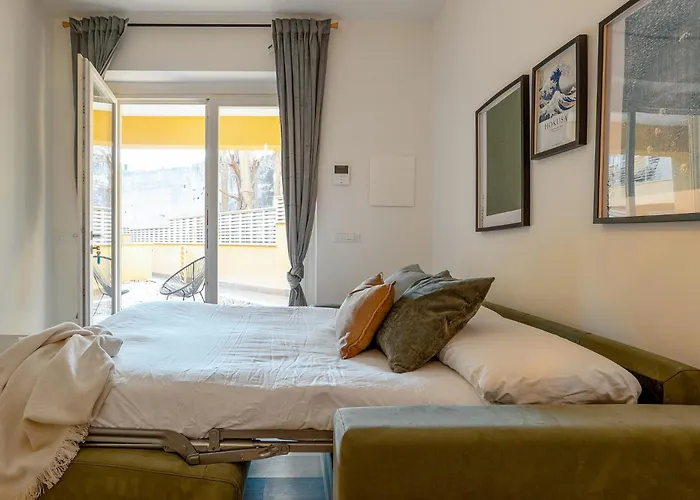Urban Oasis With 30 Mq Patio And Free Garage Apartment