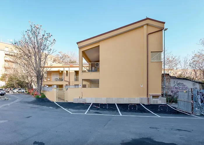 Urban Oasis With 30 Mq Patio And Free Garage *